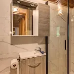 Apartment Les Nantillons, Alpes Agency, Chamonix, Sleeps 6-8