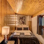 Apartment Les Nantillons, Alpes Agency, Chamonix, Sleeps 6-8