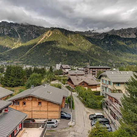 Apartment Les Nantillons, Alpes Agency, Central Chamonix, Sleeps 6-8 Appartamento