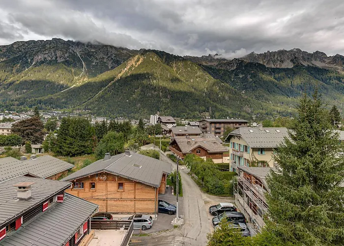 Apartment Les Nantillons, Alpes Agency, Central Chamonix, Sleeps 6-8 Appartamento