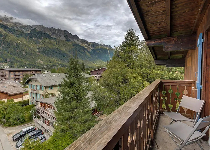 Apartment Apartment Les Nantillons, Alpes Agency, Central Chamonix, Sleeps 6-8
