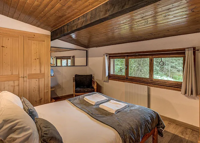 Apartment Les Nantillons, Alpes Agency, Central Chamonix, Sleeps 6-8 Appartamento Chamonix